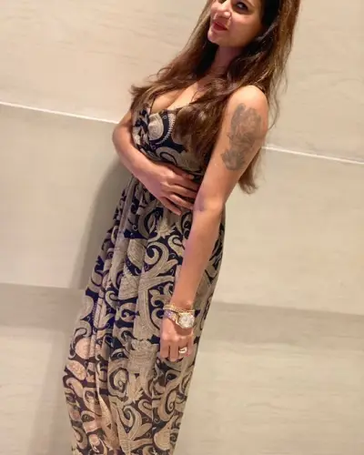 Parseoni Escort